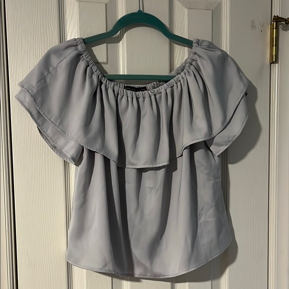 Harlowe & Graham Tops - Harlowe & Graham Gray Ruffled Short Sleeve Crop Top